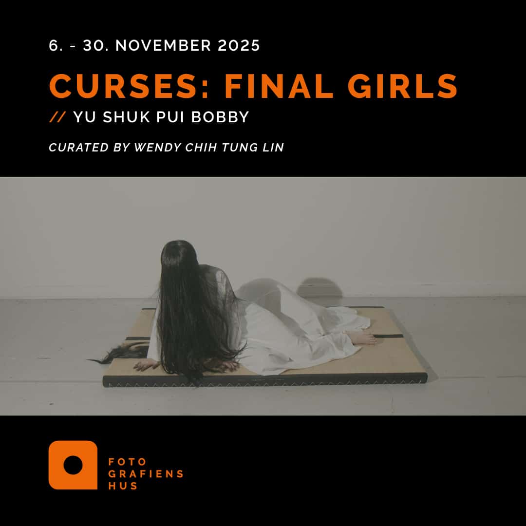 Stillbilde fra videoinstallasjonen Curses: Final Girls av Yu Shuk Pui Bobby, vist på Fotografiens Hus.